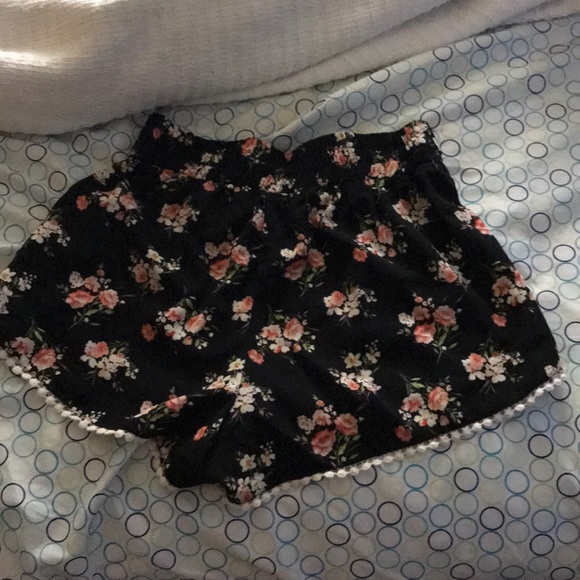 Shorts - Picture 2 of 3